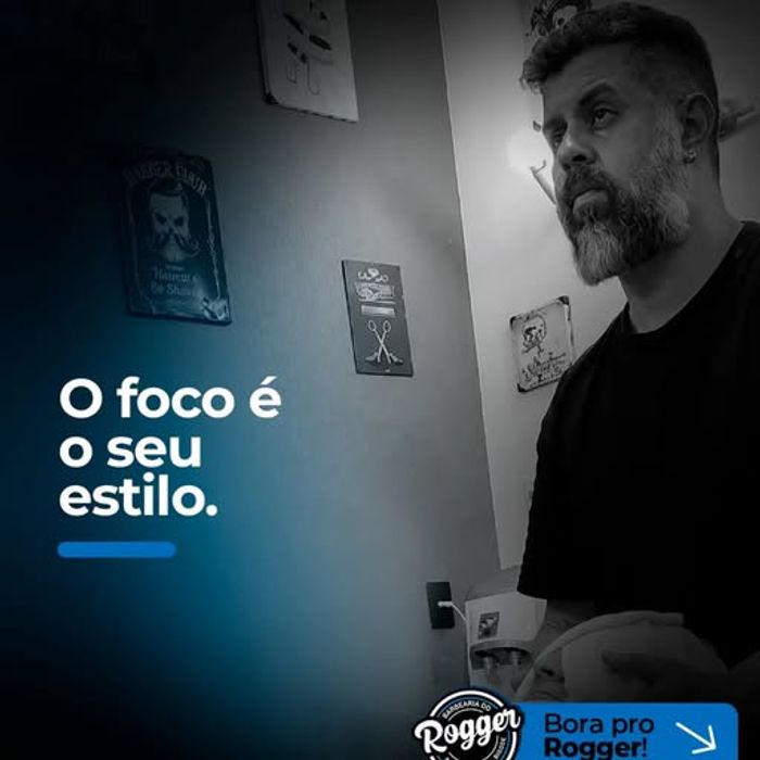 Rogger, barbeiro, no ambiente da barbearia